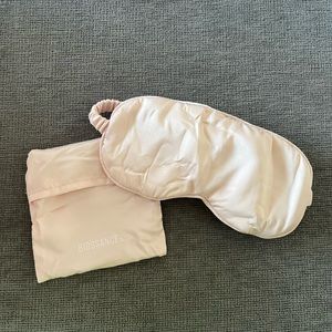 COPY - FREE WITH ANY BUNDLE - BIOSSANCE SATIN SLEEP MASK.